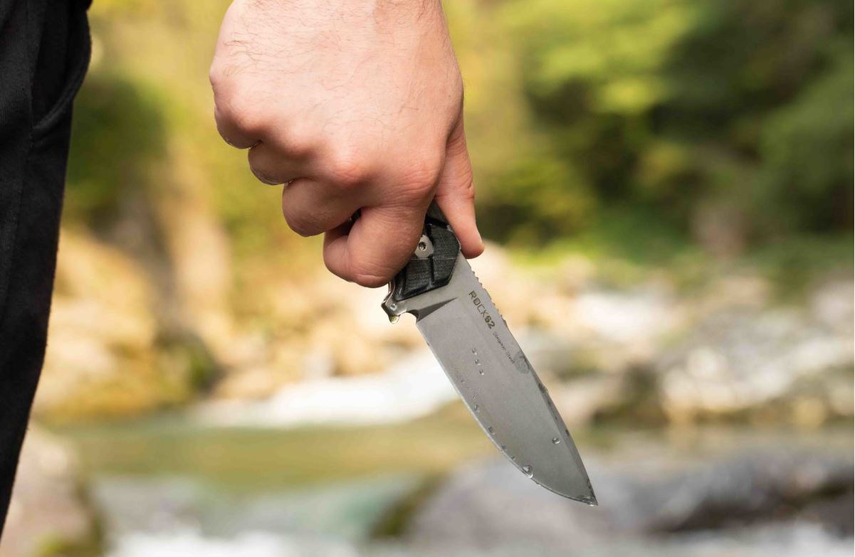 Let's cut to the chase - How to pick your survival knife - WOOX